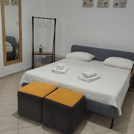 Dim'S Villas Qeparo Exteriör bild
